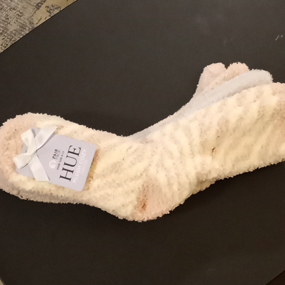 Hue 3 pack plush cozy socks